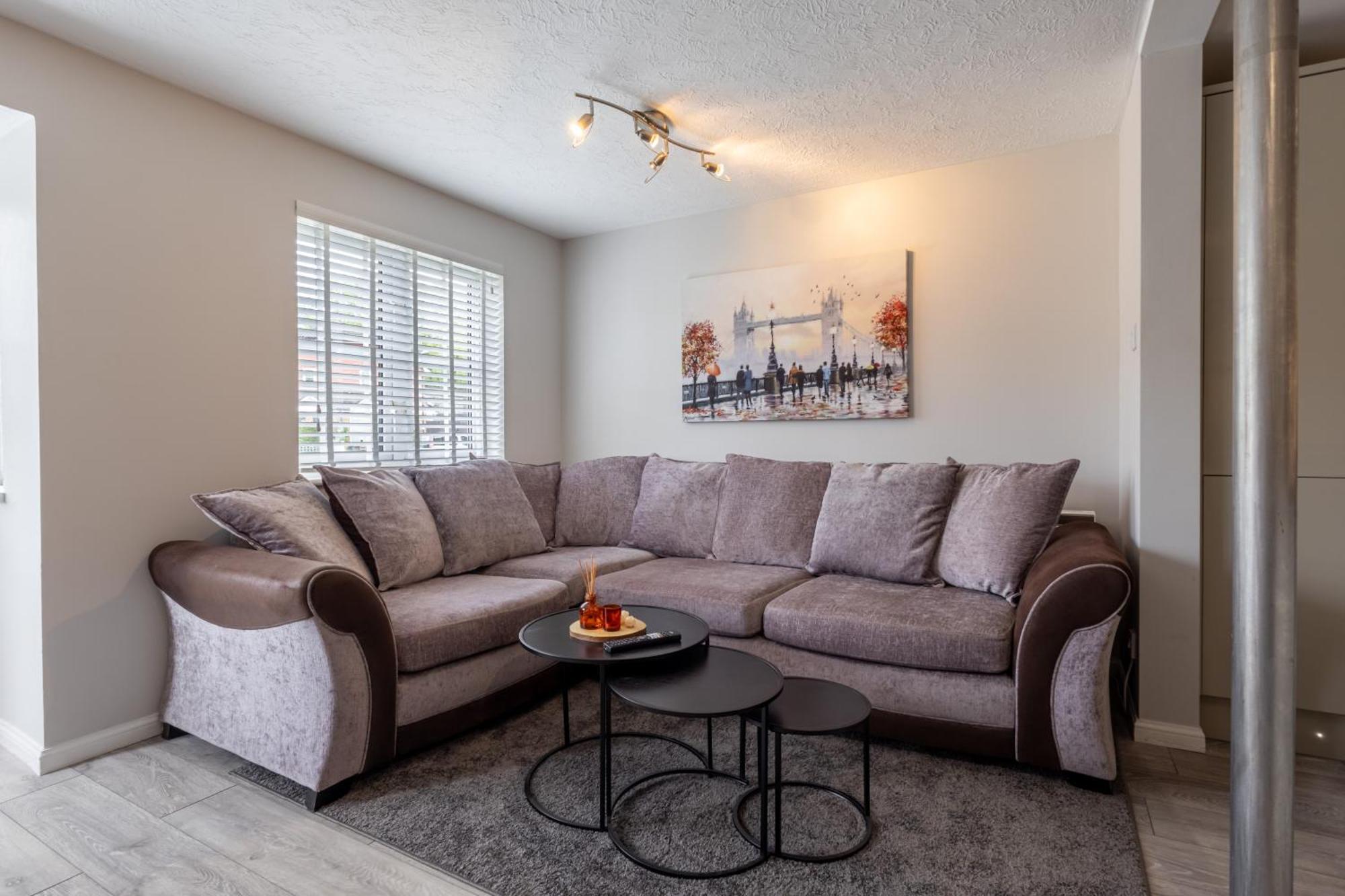 Modern 2 Bed Apartment Near Gatwick Кролей Экстерьер фото
