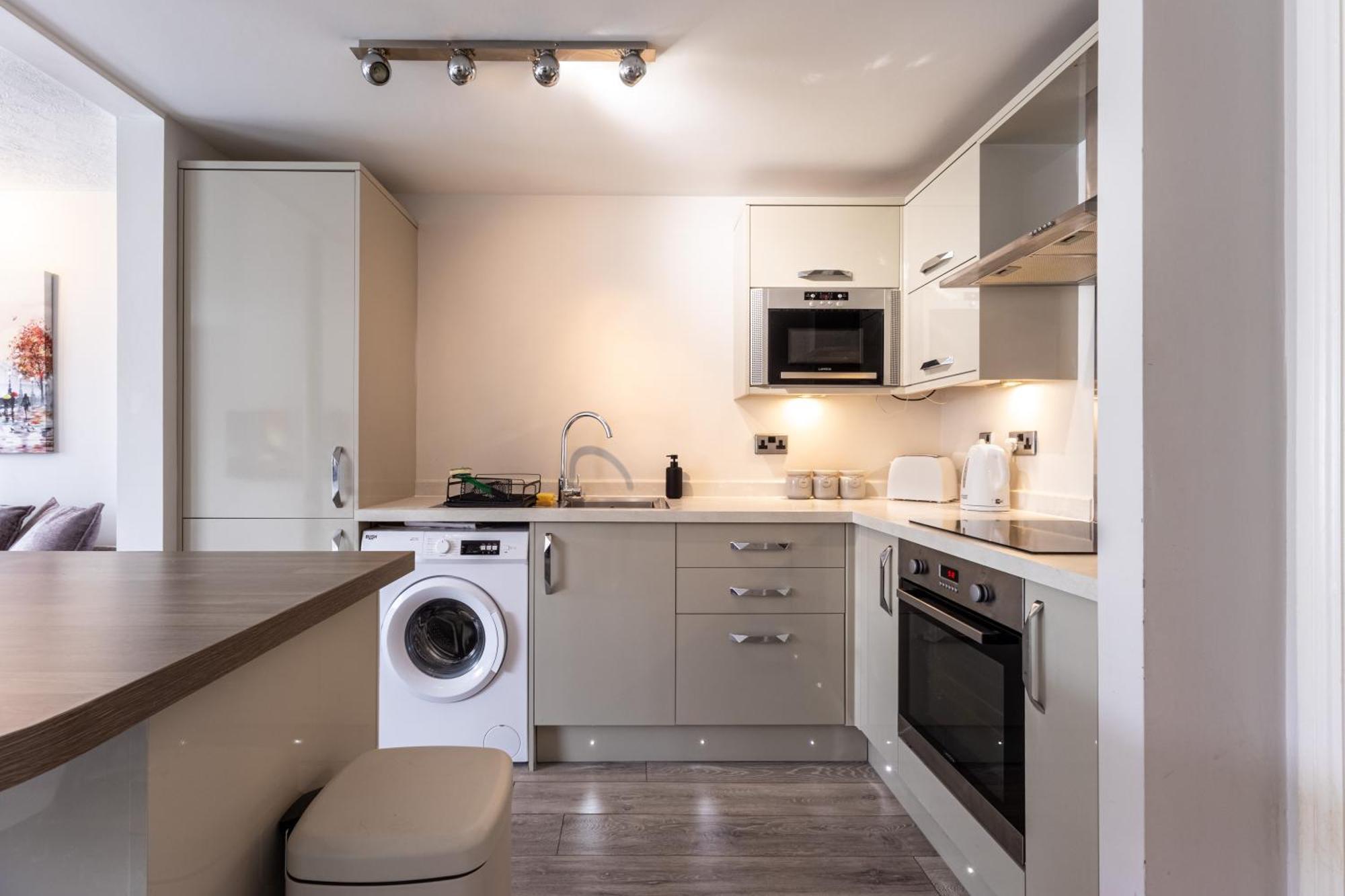 Modern 2 Bed Apartment Near Gatwick Кролей Экстерьер фото