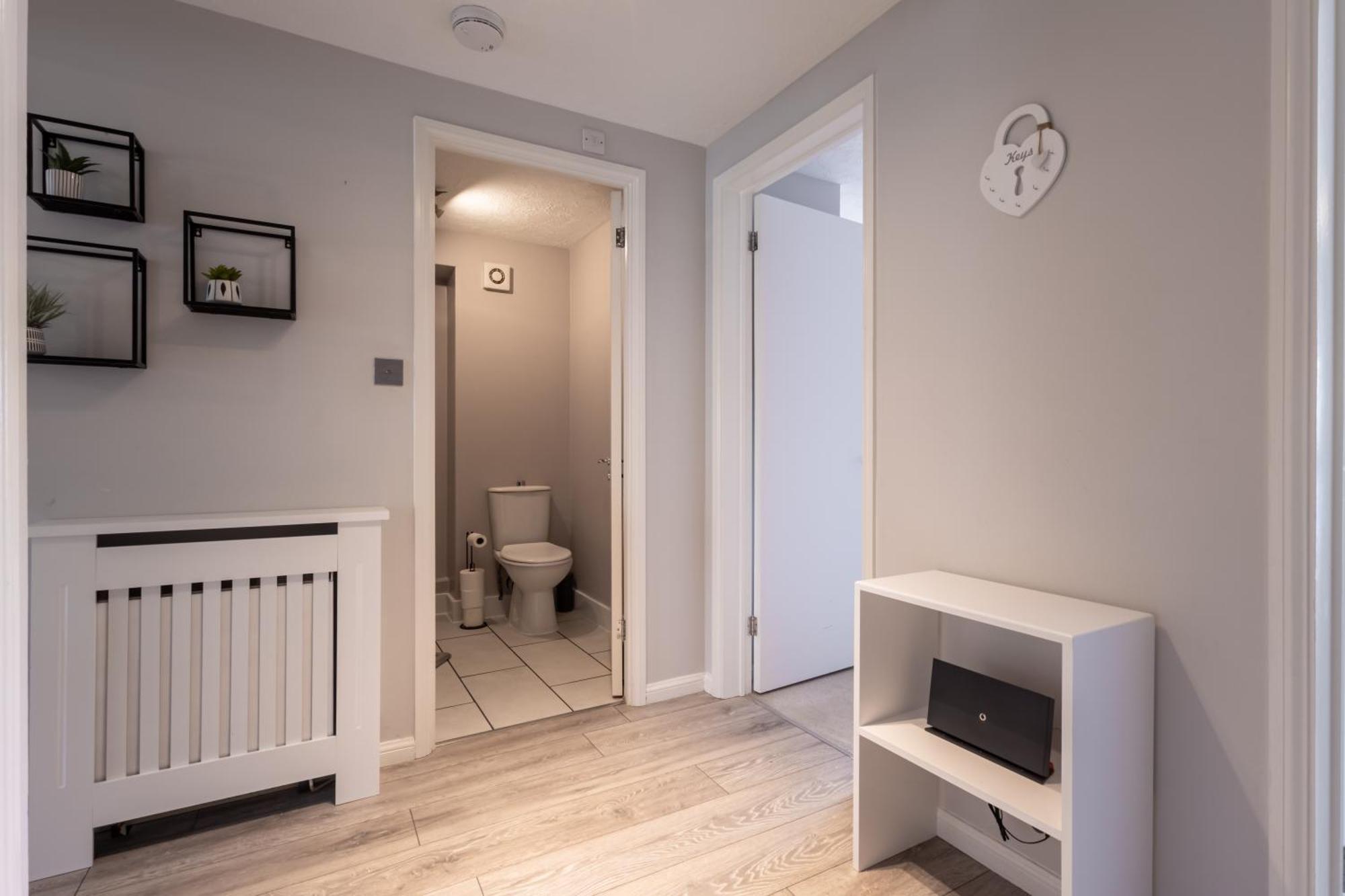 Modern 2 Bed Apartment Near Gatwick Кролей Экстерьер фото