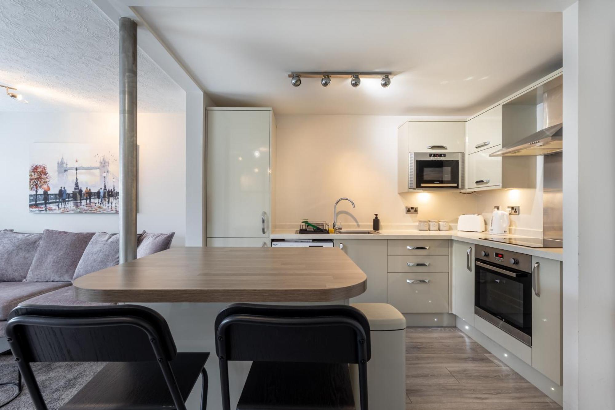 Modern 2 Bed Apartment Near Gatwick Кролей Экстерьер фото