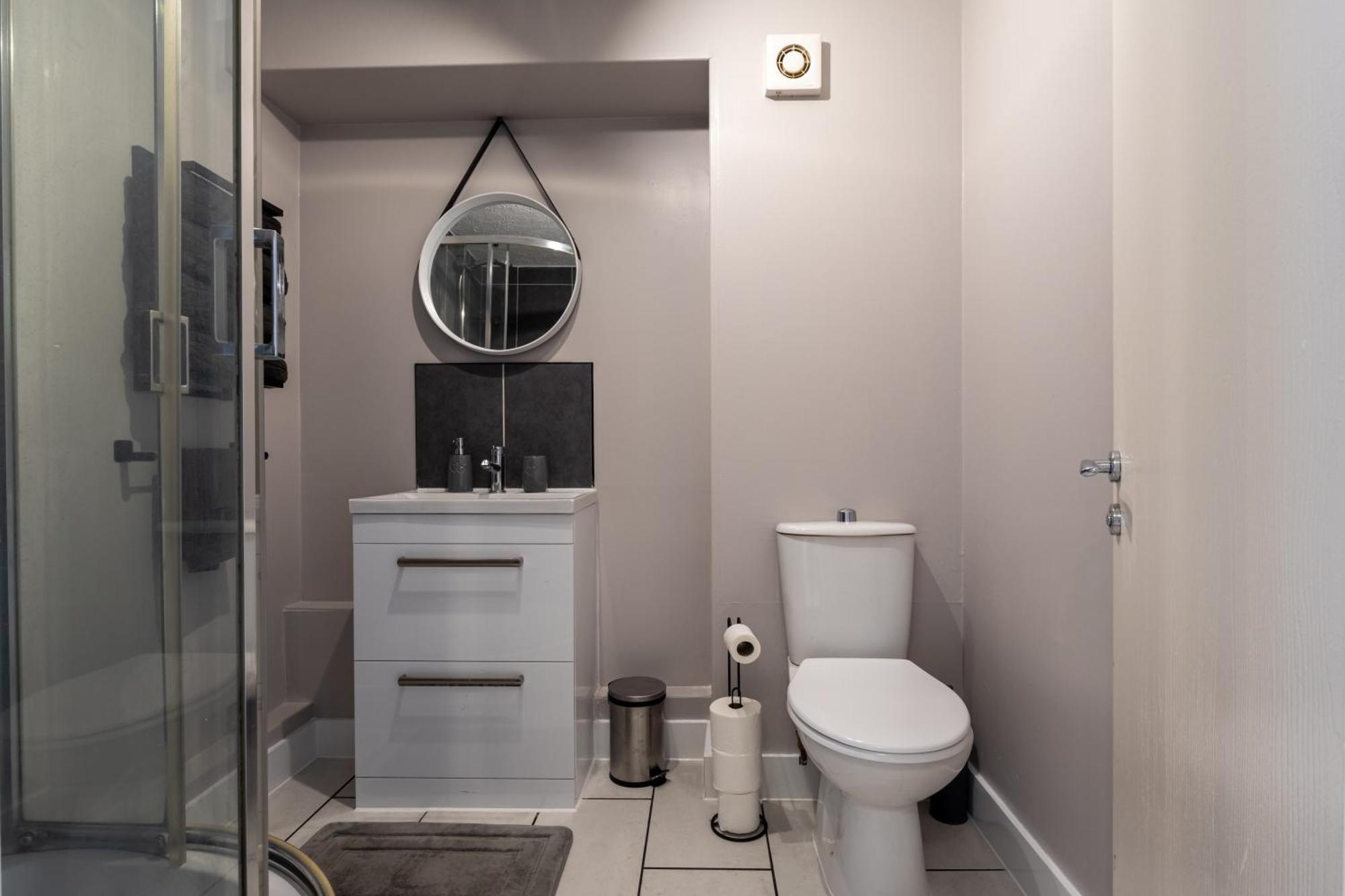 Modern 2 Bed Apartment Near Gatwick Кролей Экстерьер фото