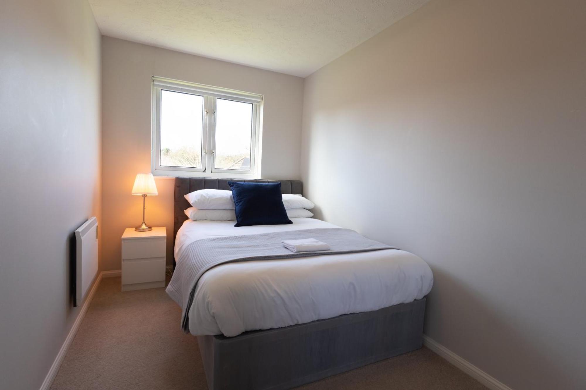 Modern 2 Bed Apartment Near Gatwick Кролей Экстерьер фото